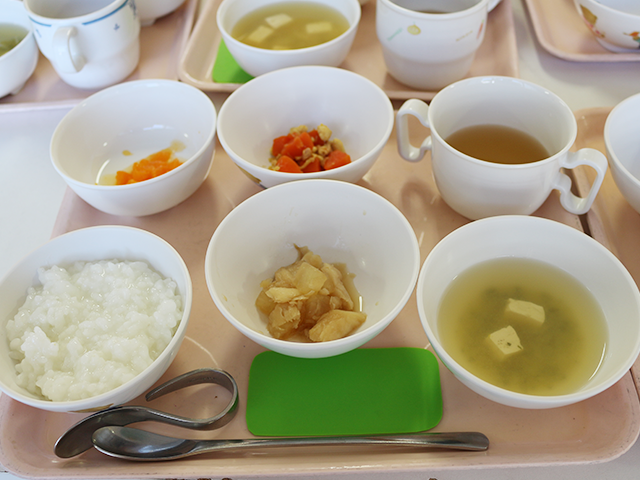 給食1｜SUNはるかぜ保育園